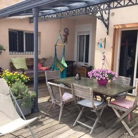 Bed & Breakfast Calme , Proche Du Centre, Grande Terrasse, Petit Dejeuner *