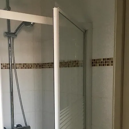 Avec Salle De Bains Indépendante-terrasse-calme-proche Du Centre Bed & Breakfast 3*