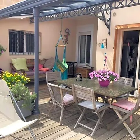 Calme , Proche Du Centre, Grande Terrasse, Petit Dejeuner Frühstückspension 3*